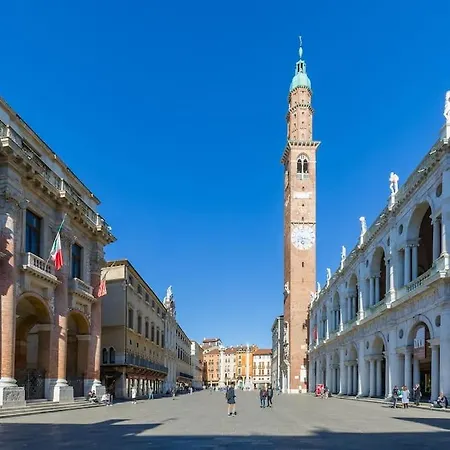 Il Duomo,150 Meters. Charm In Downtown Апартаменты Виченца