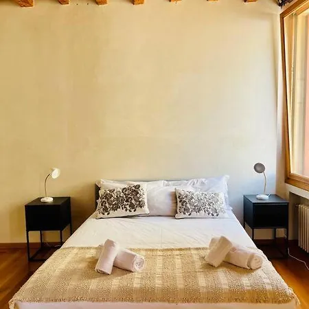 Il Duomo,150 Meters. Charm In Downtown Апартаменты *