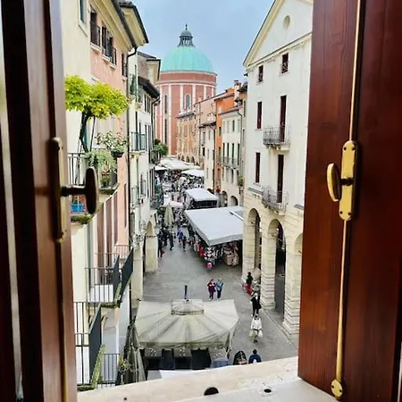 Il Duomo,150 Meters. Charm In Downtown Apartment Vicenza