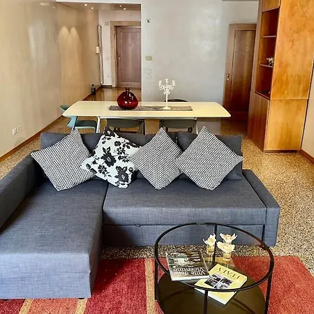 Апартаменты Il Duomo,150 Meters. Charm In Downtown *